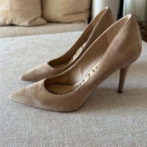Elegant Tan Suede Pumps